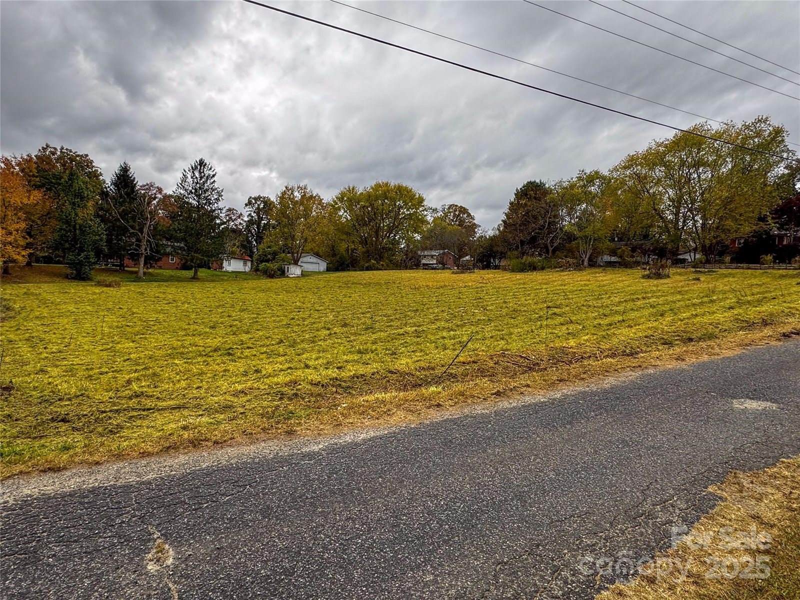 99999 Bradshaw Avenue, Hendersonville, NC 28792