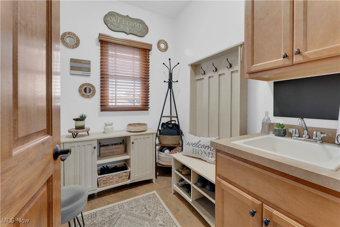 94 Alabaster Avenue, Canfield, OH 44406