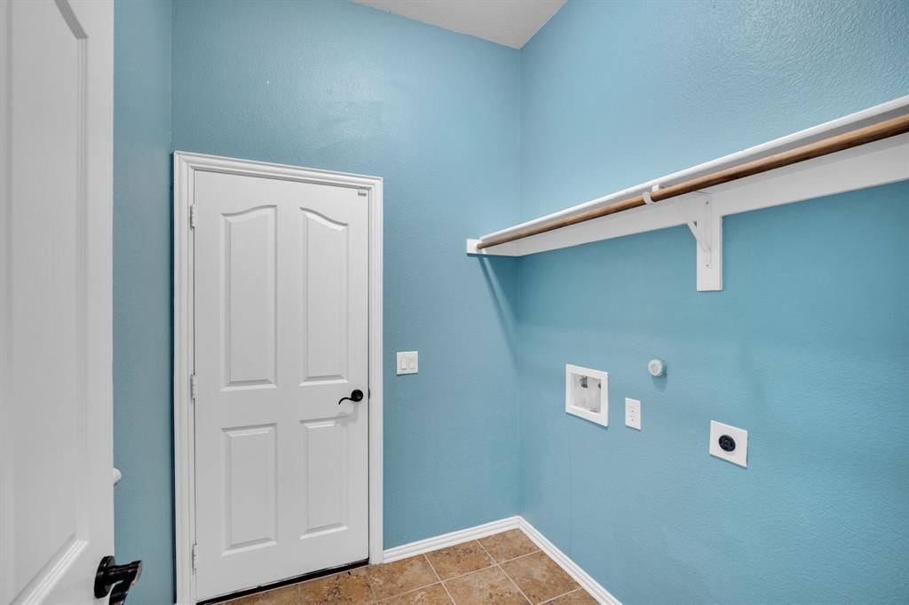 6610 Morning Dew Drive, Midlothian, TX 76065