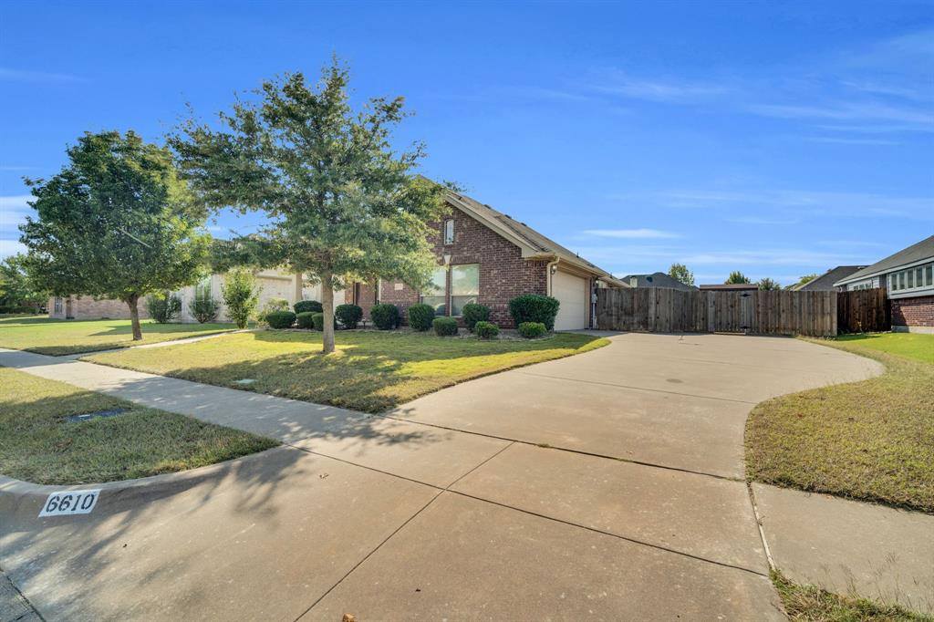 6610 Morning Dew Drive, Midlothian, TX 76065