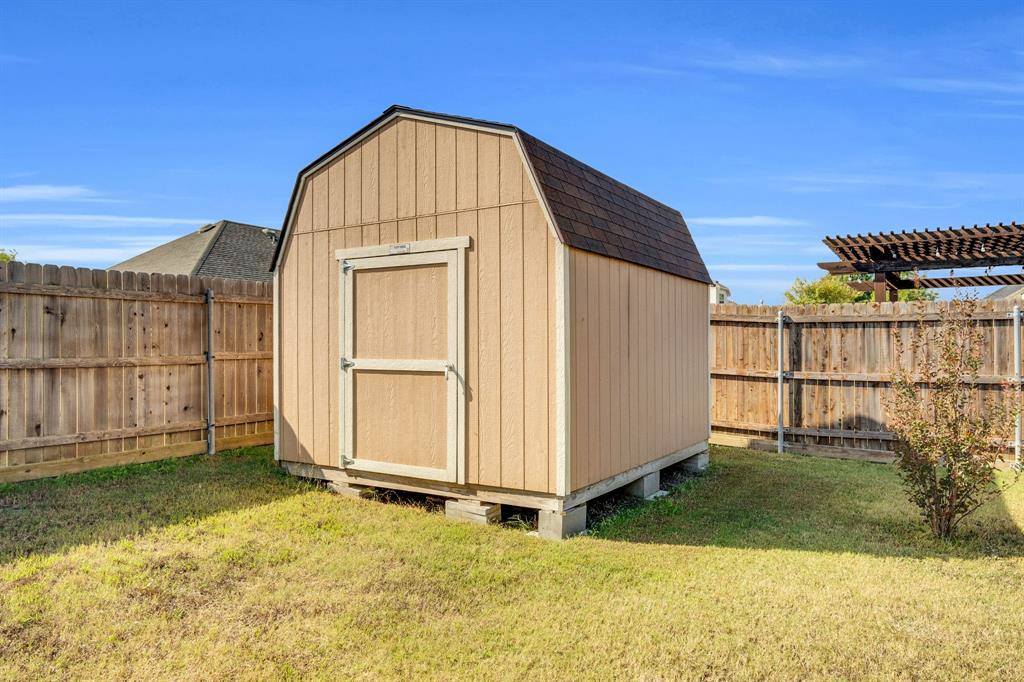 6610 Morning Dew Drive, Midlothian, TX 76065