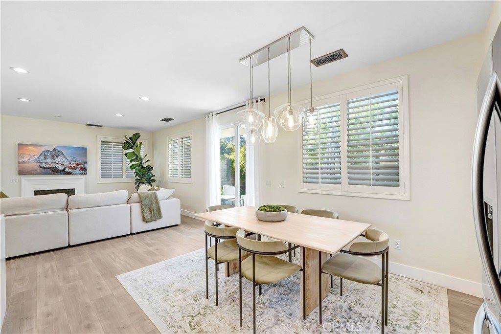 19920 Holly Dr, Saugus, CA 91350