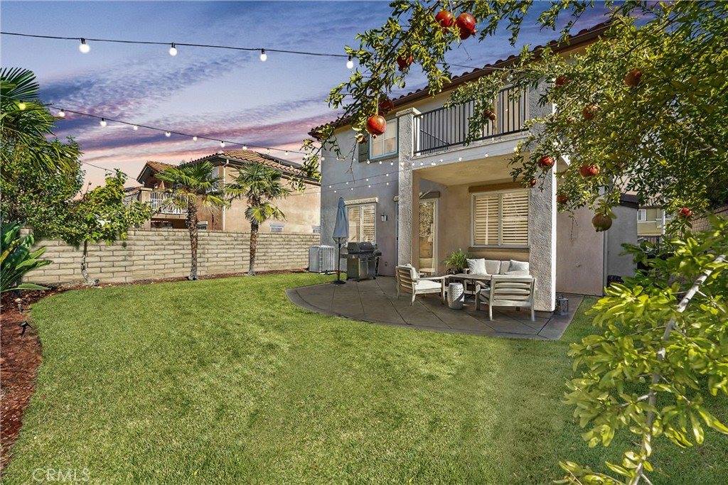 19920 Holly Dr, Saugus, CA 91350