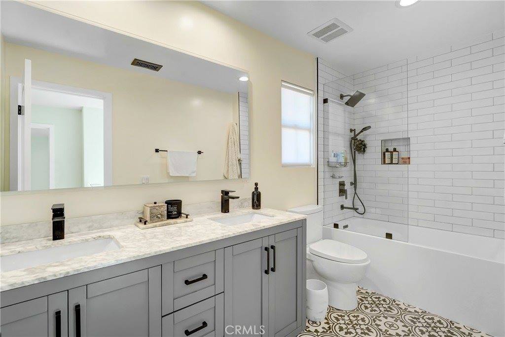 19920 Holly Dr, Saugus, CA 91350