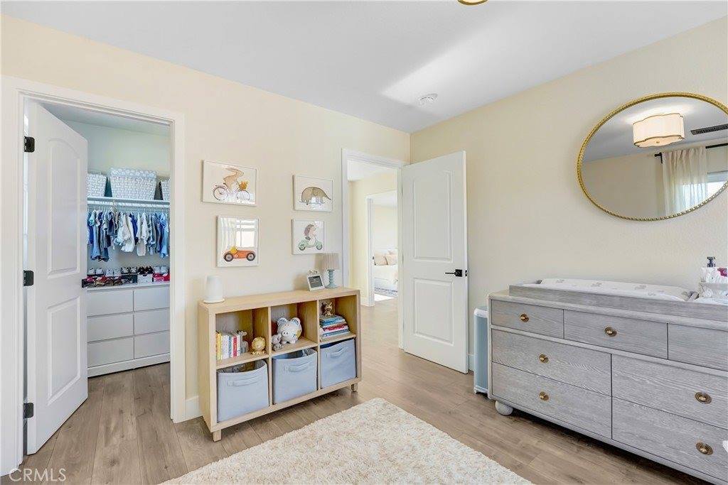 19920 Holly Dr, Saugus, CA 91350