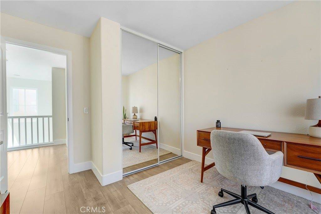 19920 Holly Dr, Saugus, CA 91350