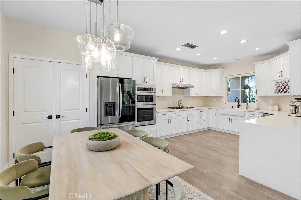 19920 Holly Dr, Saugus, CA 91350