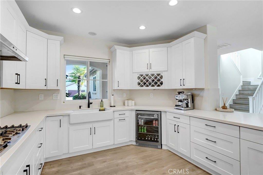 19920 Holly Dr, Saugus, CA 91350