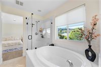 19920 Holly Dr, Saugus, CA 91350