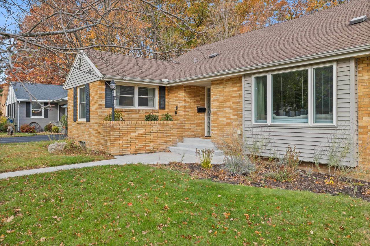 216 Yawkey Avenue, Rothschild, WI 54474