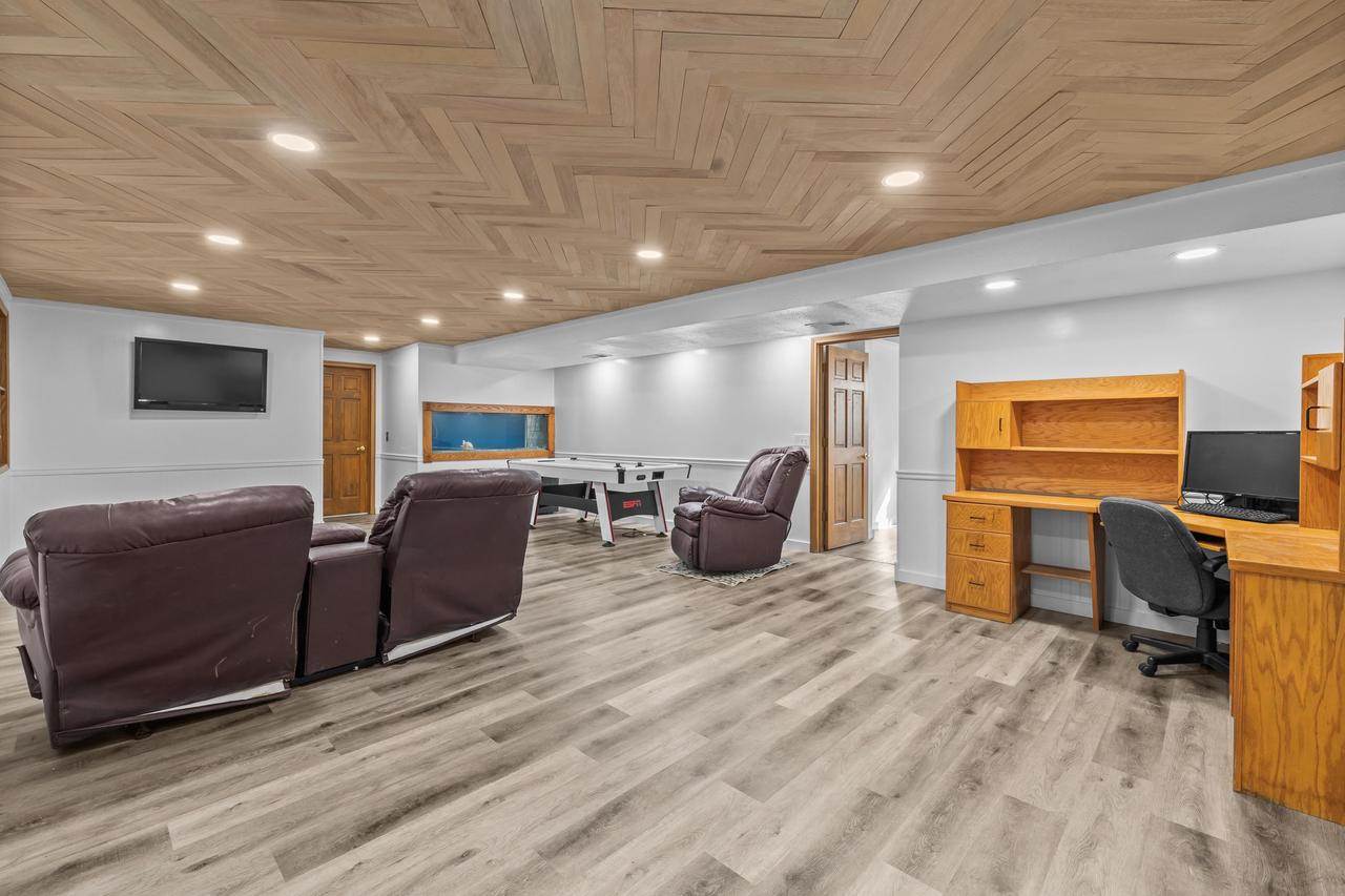 2151 W Breezewood Court, Plover, WI 54467