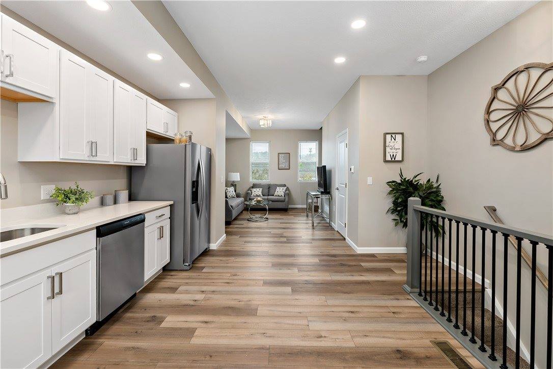 735 6th Ave, Coraopolis, PA 15108