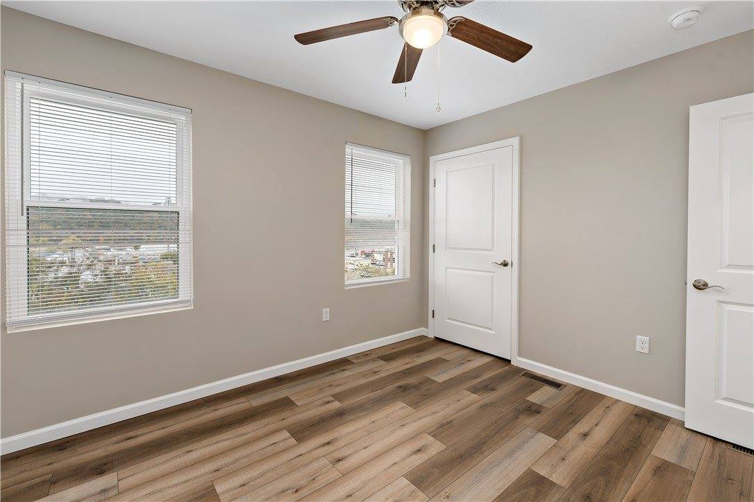 735 6th Ave, Coraopolis, PA 15108