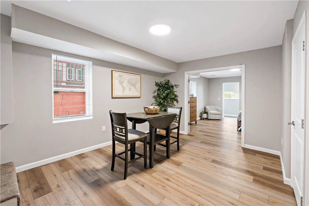 735 6th Ave, Coraopolis, PA 15108