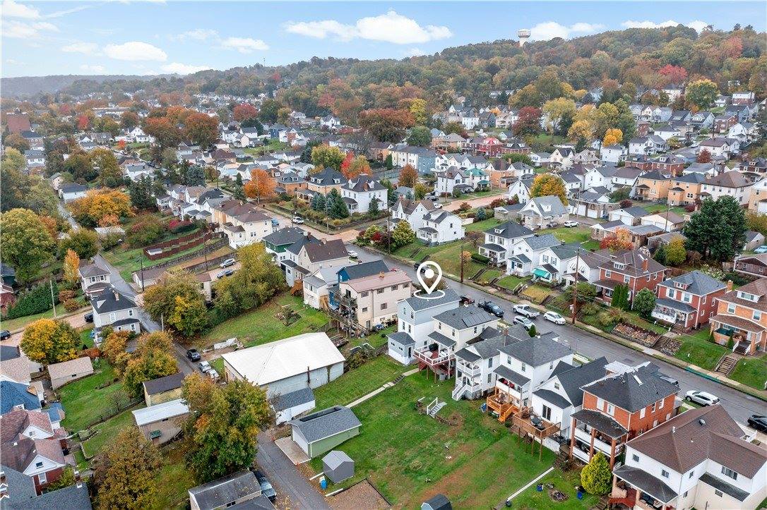 735 6th Ave, Coraopolis, PA 15108