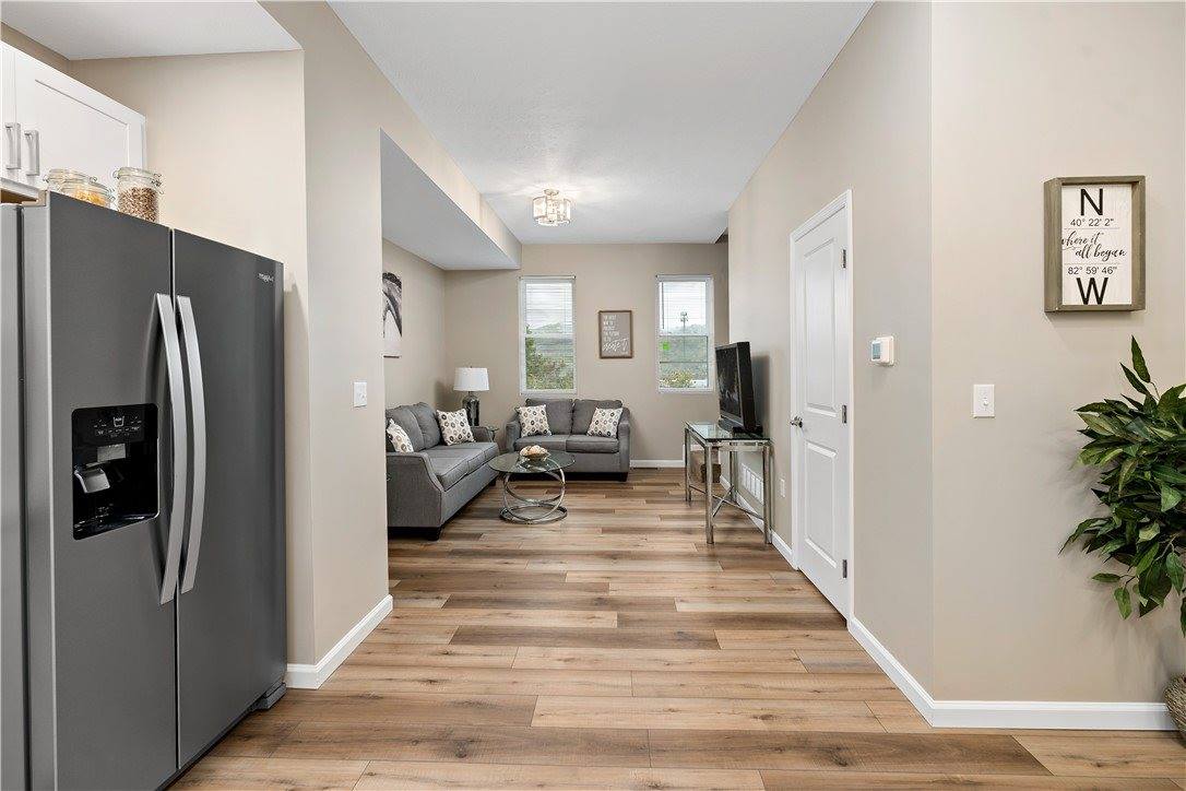 735 6th Ave, Coraopolis, PA 15108