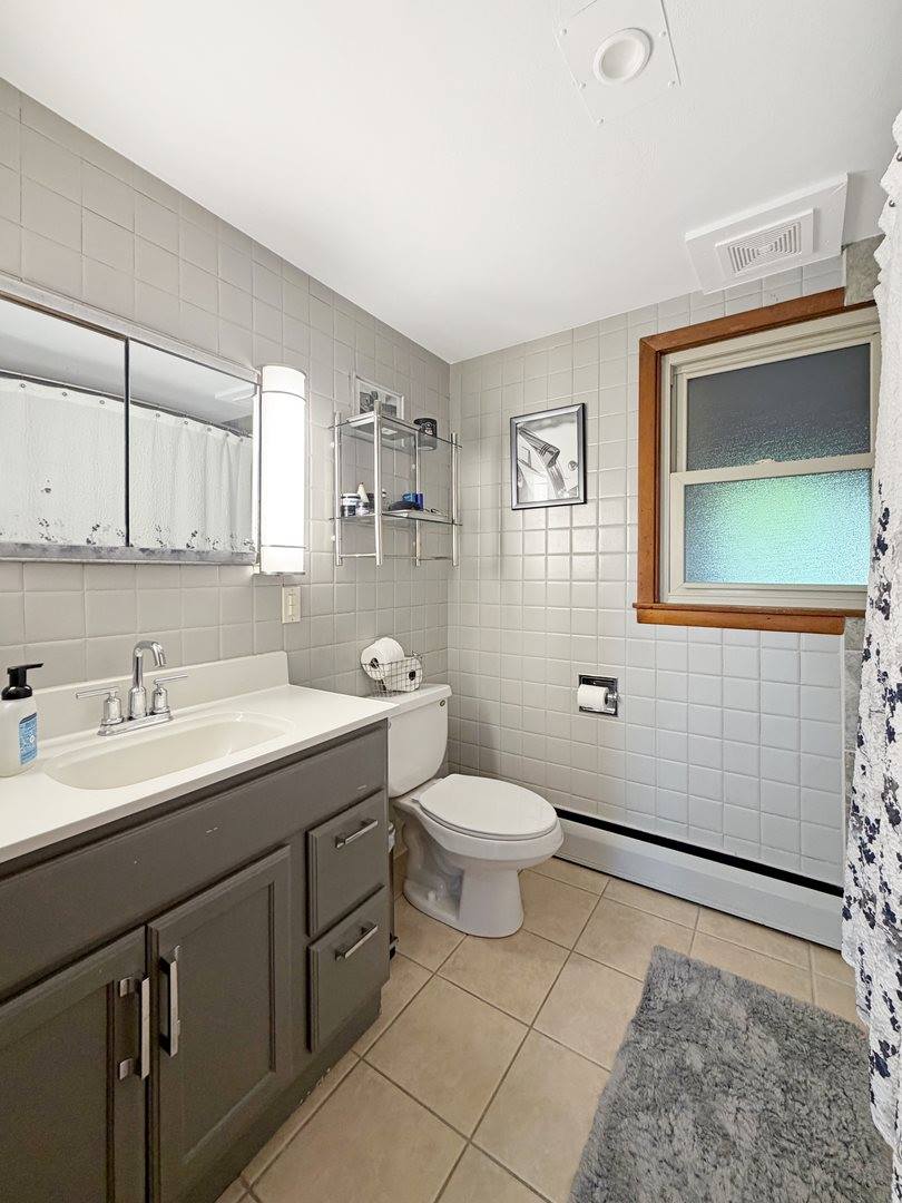 1224 West Violet Street, Freeport, IL 61032