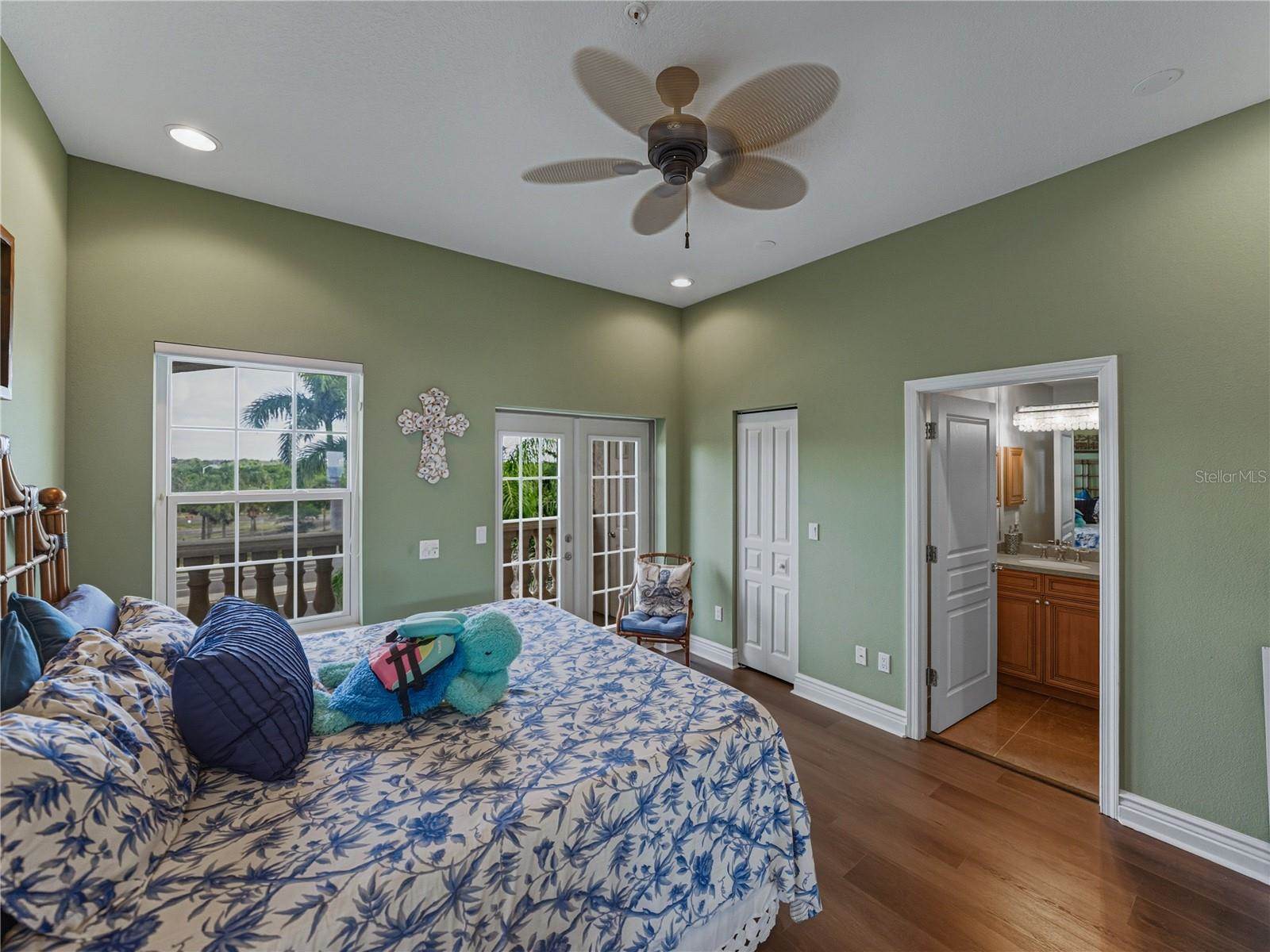 18700 Gulf Boulevard, #5, Indian Shores, FL 33785