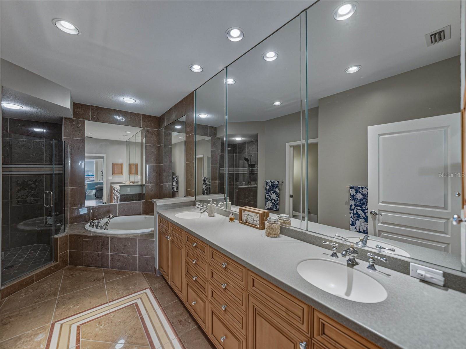 18700 Gulf Boulevard, #5, Indian Shores, FL 33785