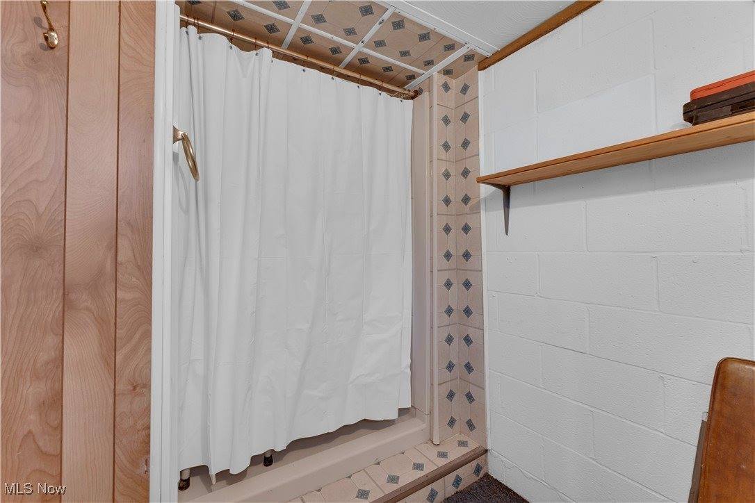 6768 Colleen Drive, Youngstown, OH 44512