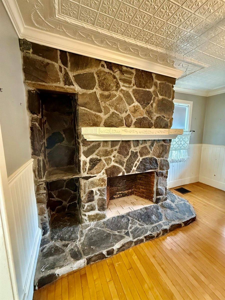 25 Summer Street, Gardiner, ME 04345