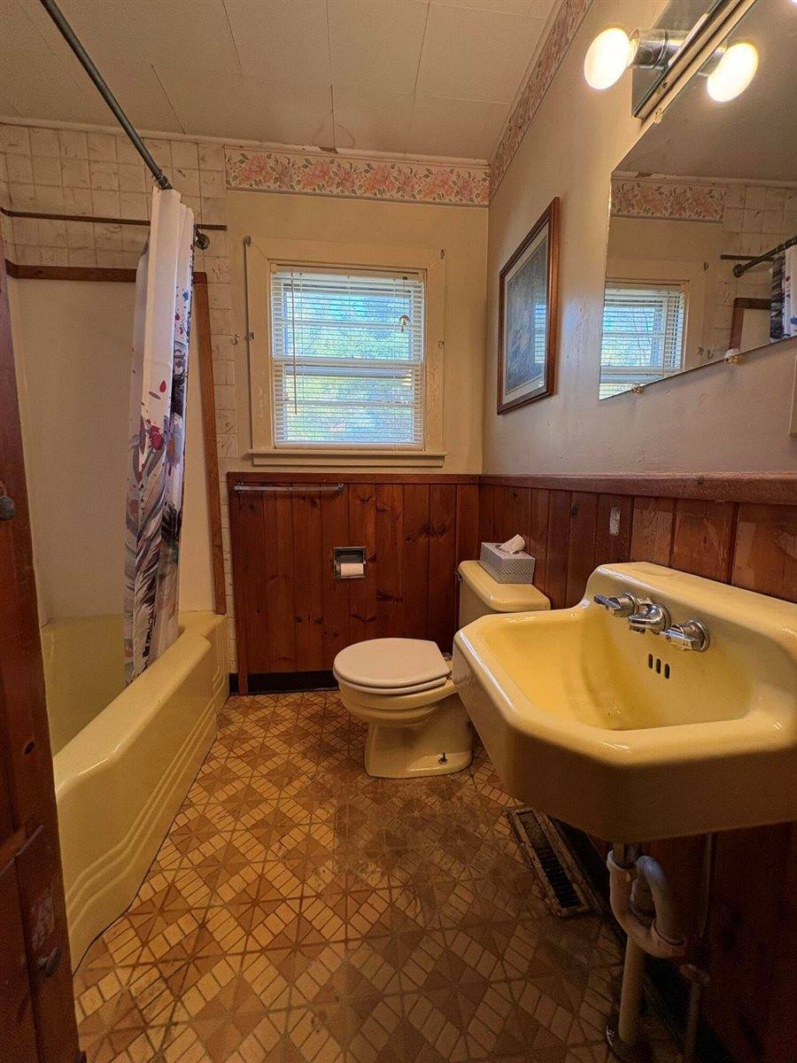 2666 Lee Road, Lee, ME 04455