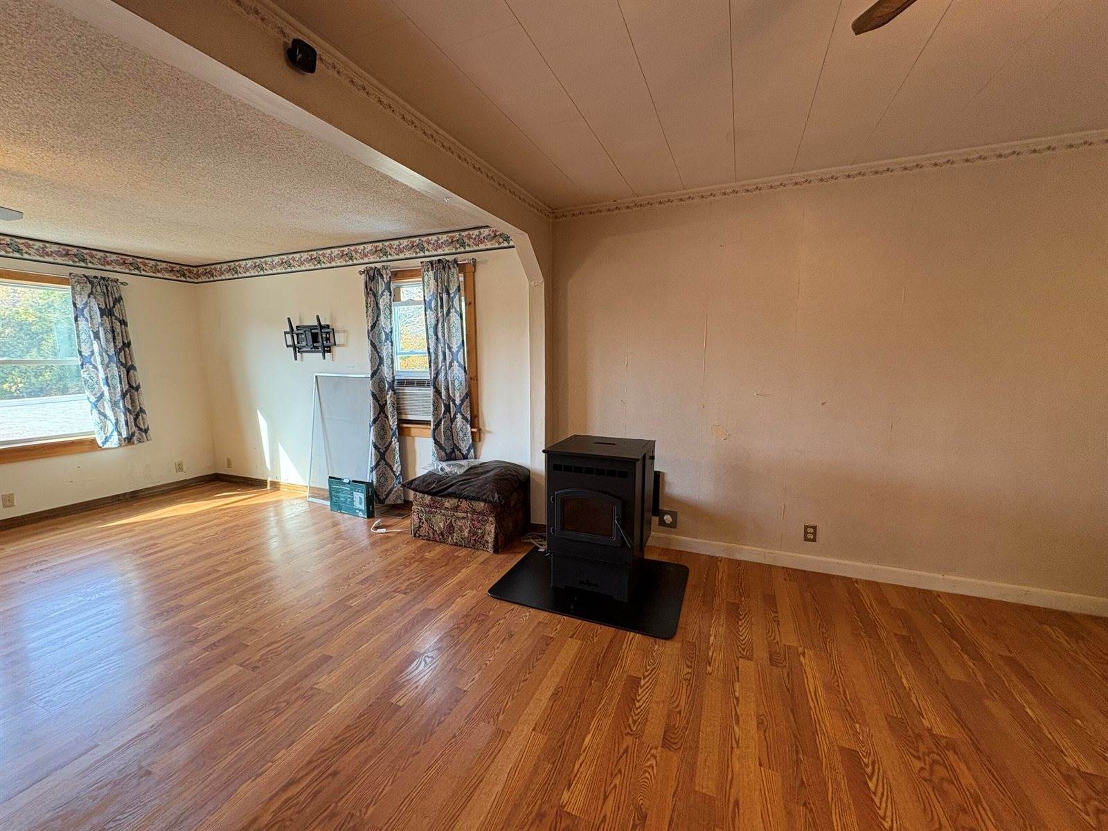 2666 Lee Road, Lee, ME 04455