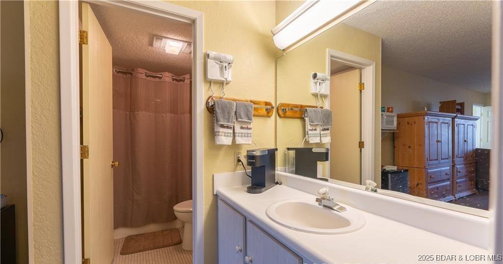 161 Lubbers Quarters, Osage Beach, MO 65065