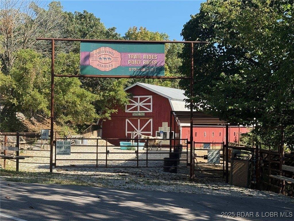 161 Lubbers Quarters, Osage Beach, MO 65065