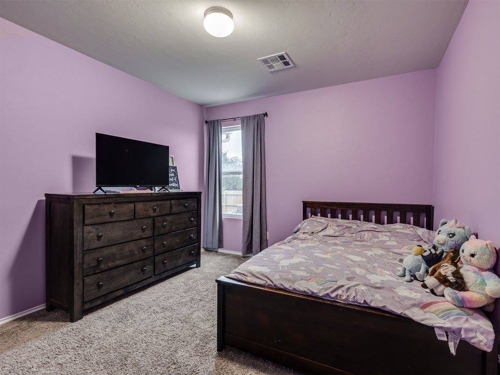 734 West Lola Drive, Mustang, OK 73064