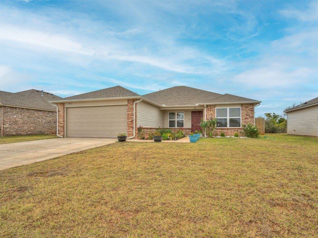 734 West Lola Drive, Mustang, OK 73064