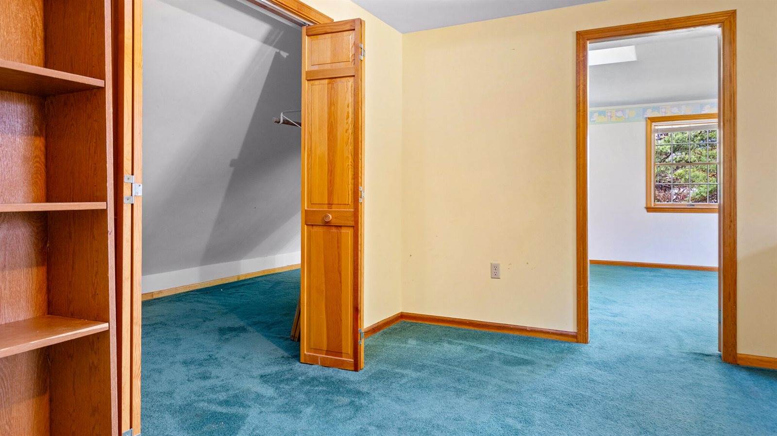 18 South Road, China, ME 04358