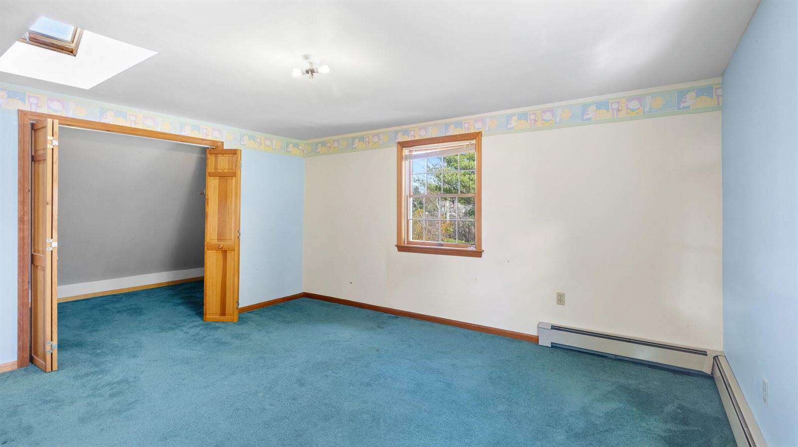 18 South Road, China, ME 04358