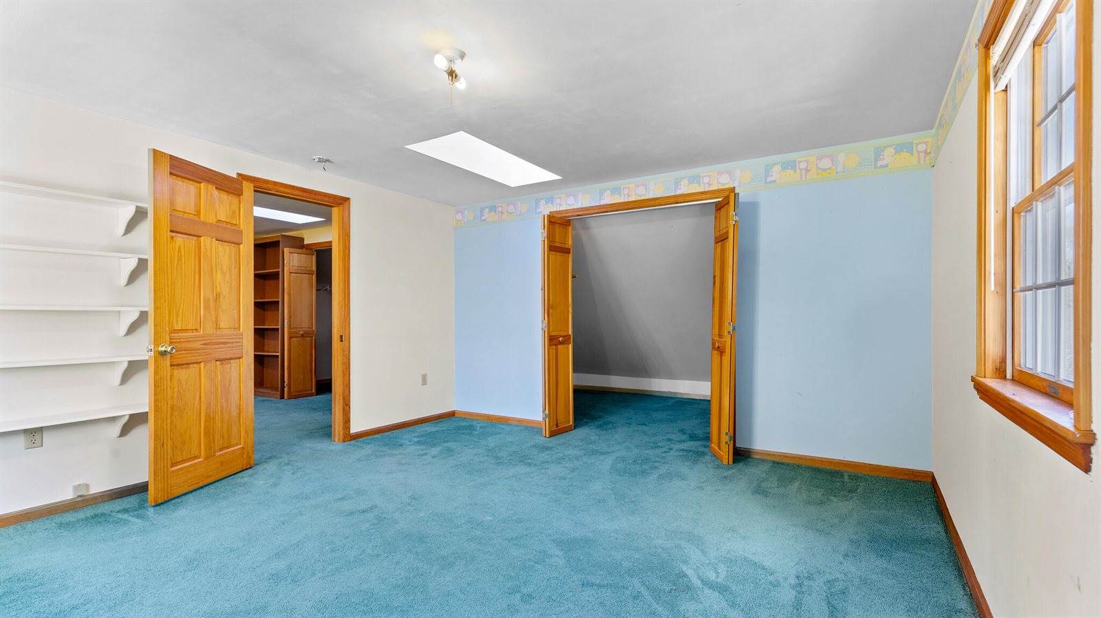 18 South Road, China, ME 04358