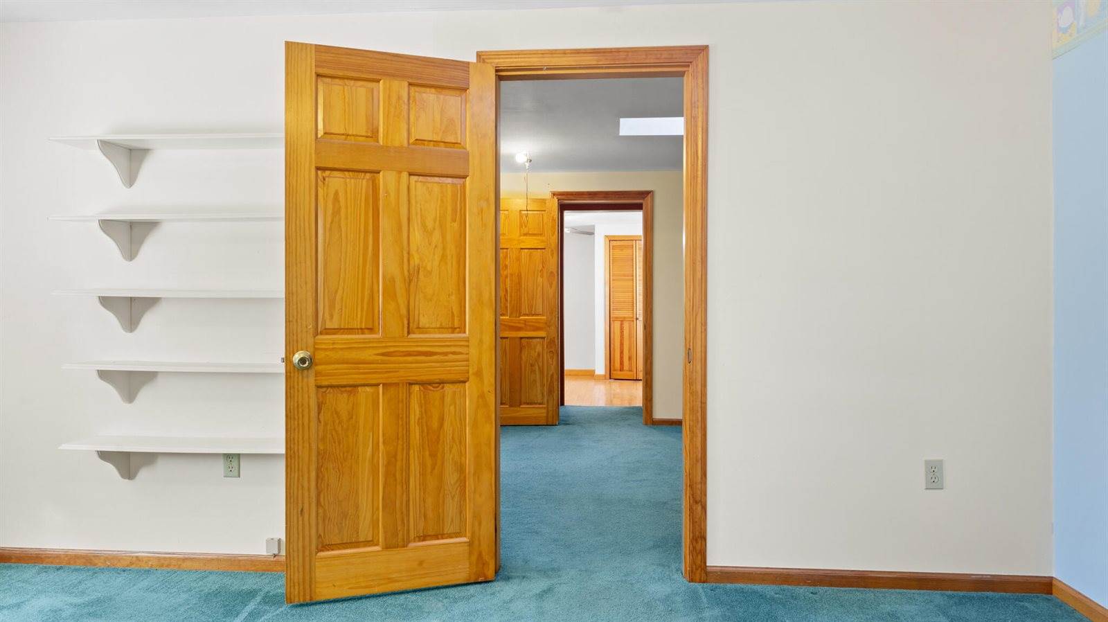 18 South Road, China, ME 04358