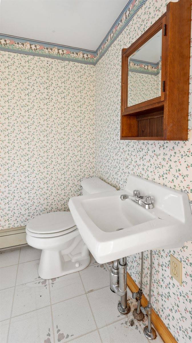 18 South Road, China, ME 04358