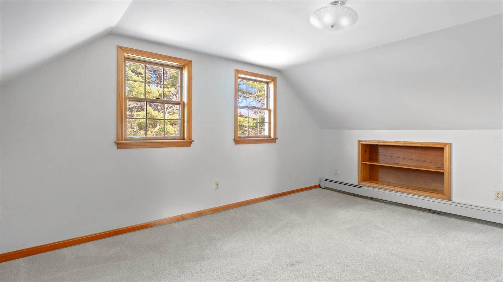 18 South Road, China, ME 04358