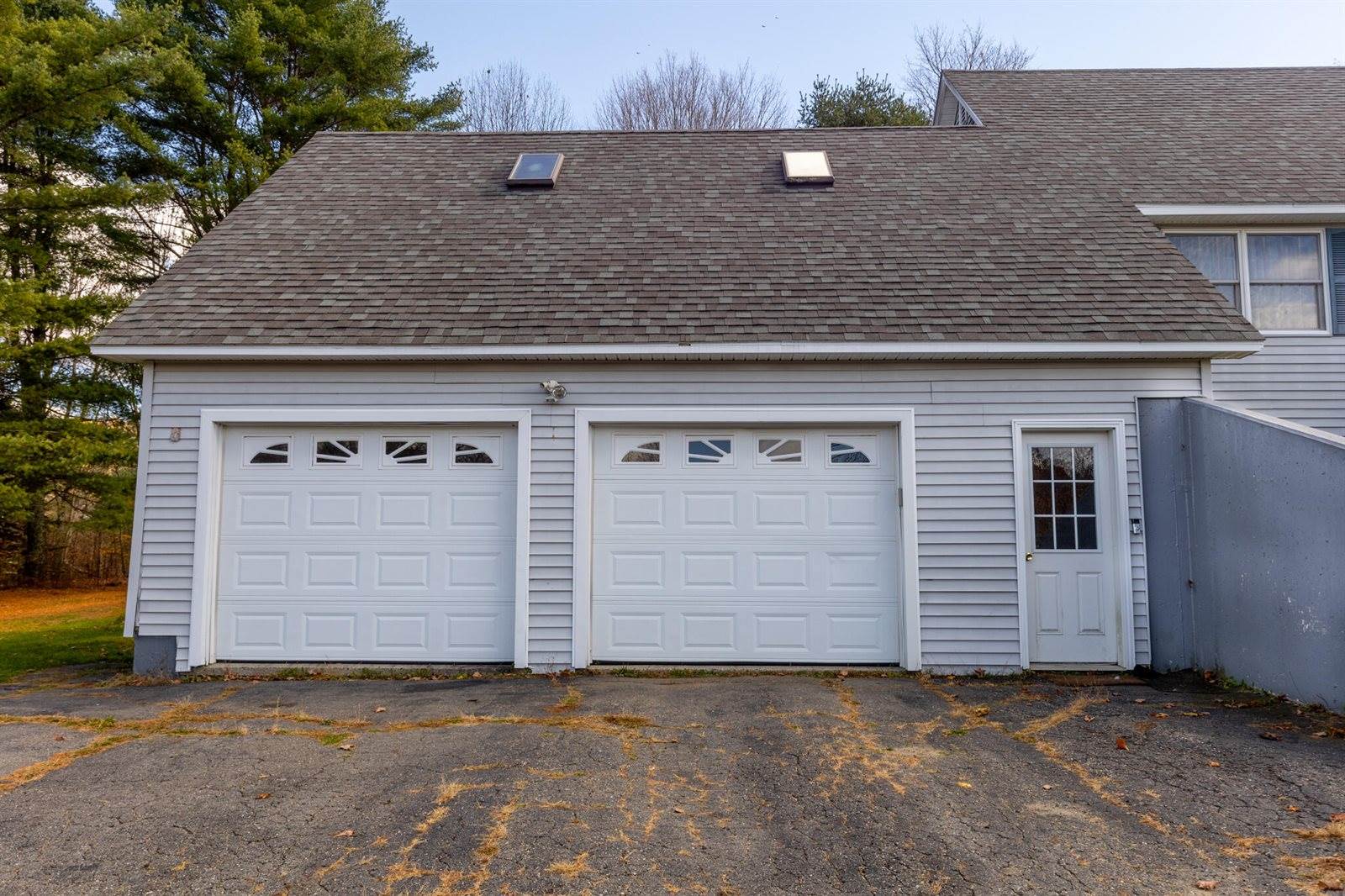 18 South Road, China, ME 04358