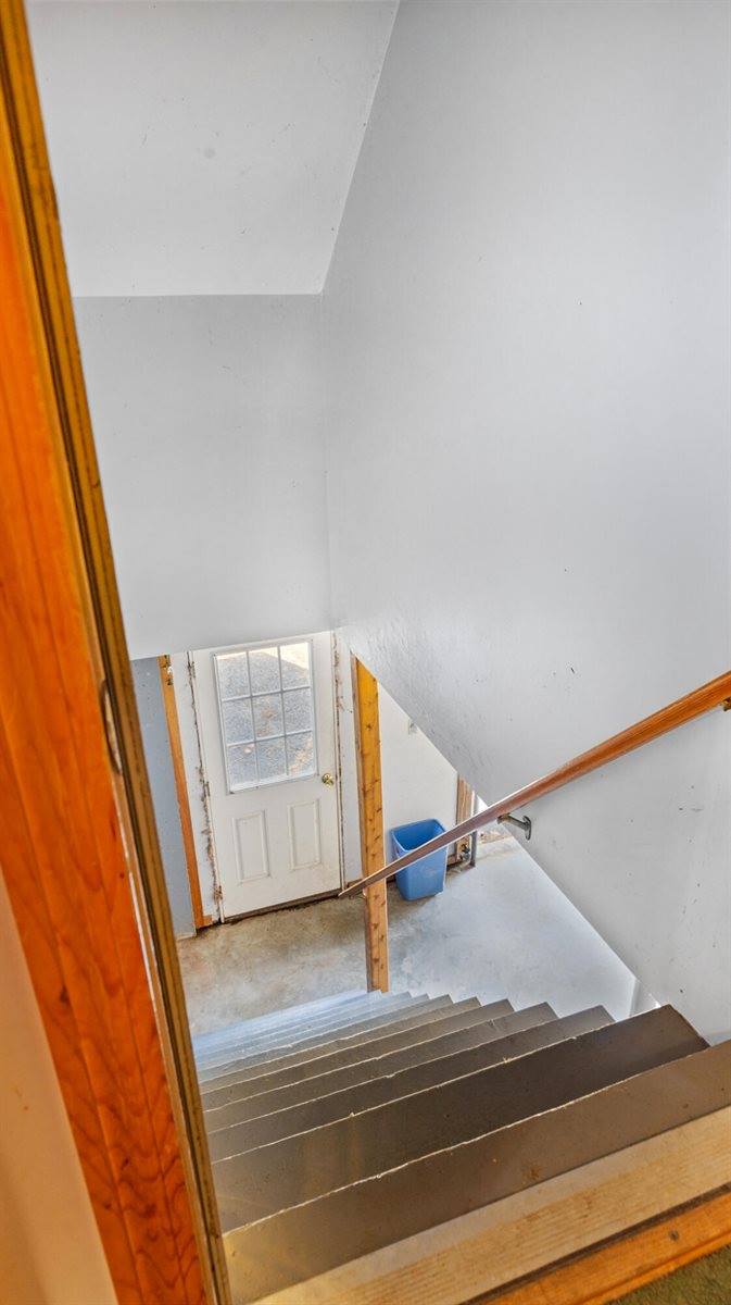 18 South Road, China, ME 04358