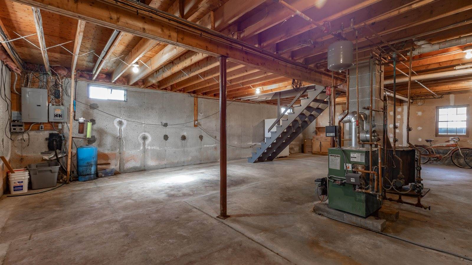 18 South Road, China, ME 04358