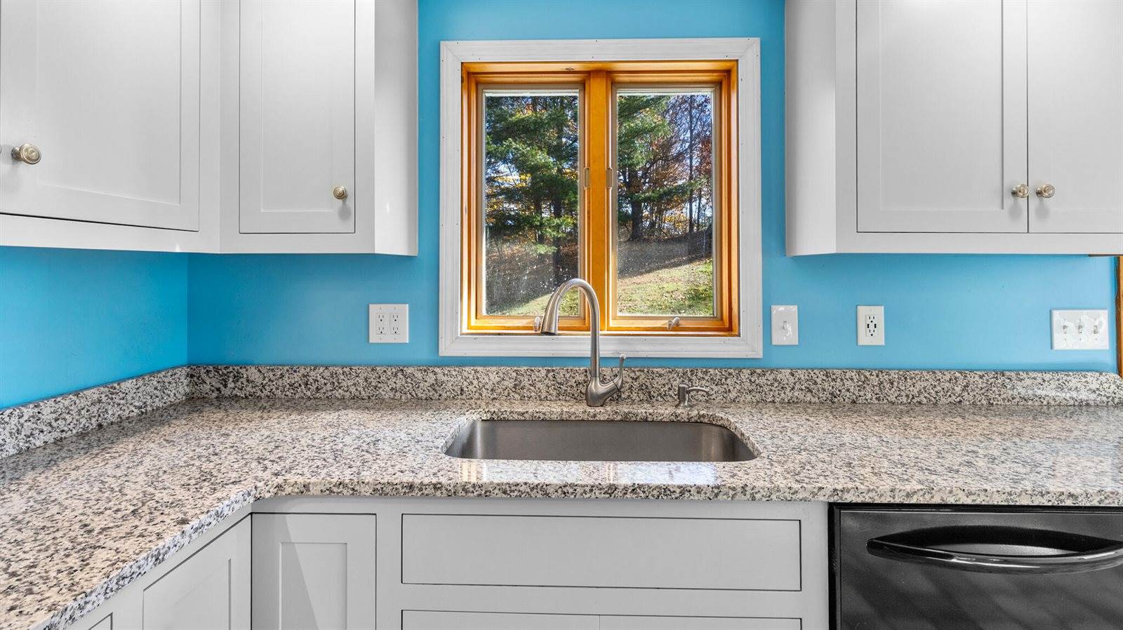 18 South Road, China, ME 04358