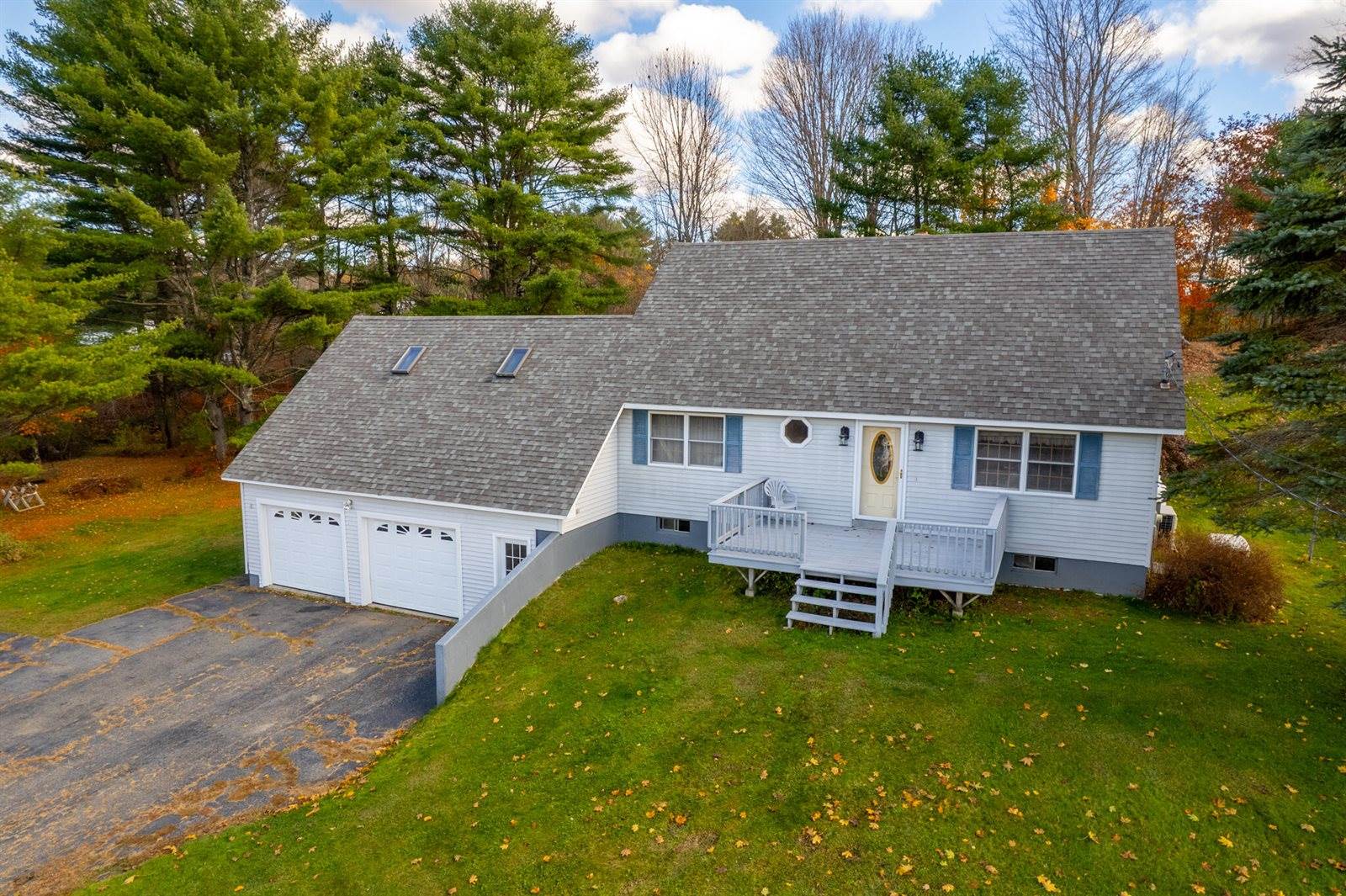 18 South Road, China, ME 04358