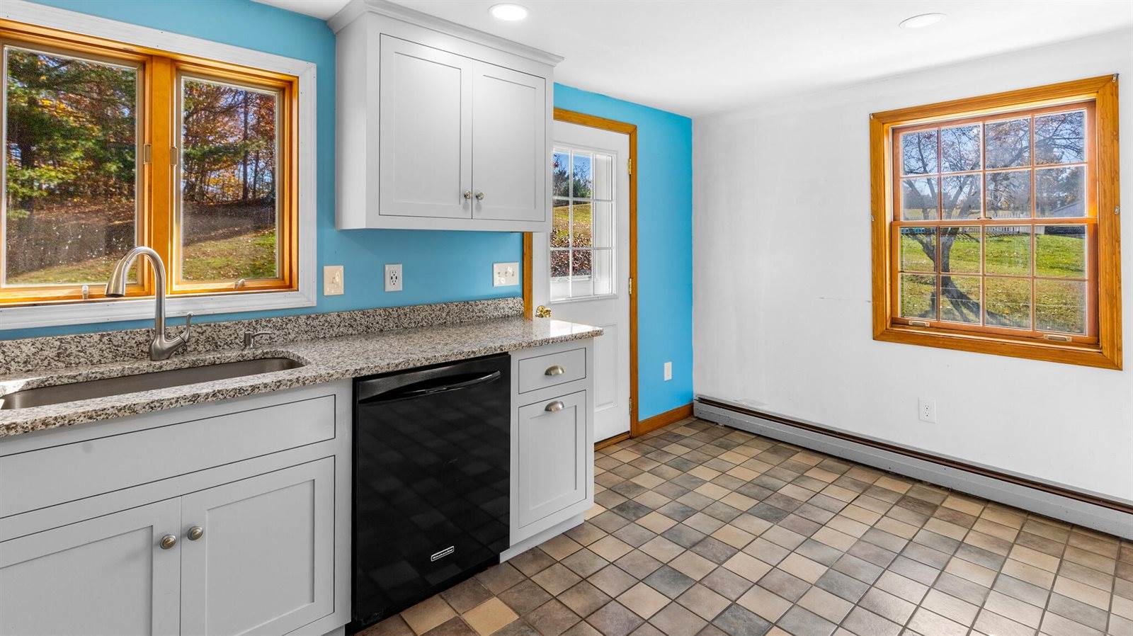 18 South Road, China, ME 04358