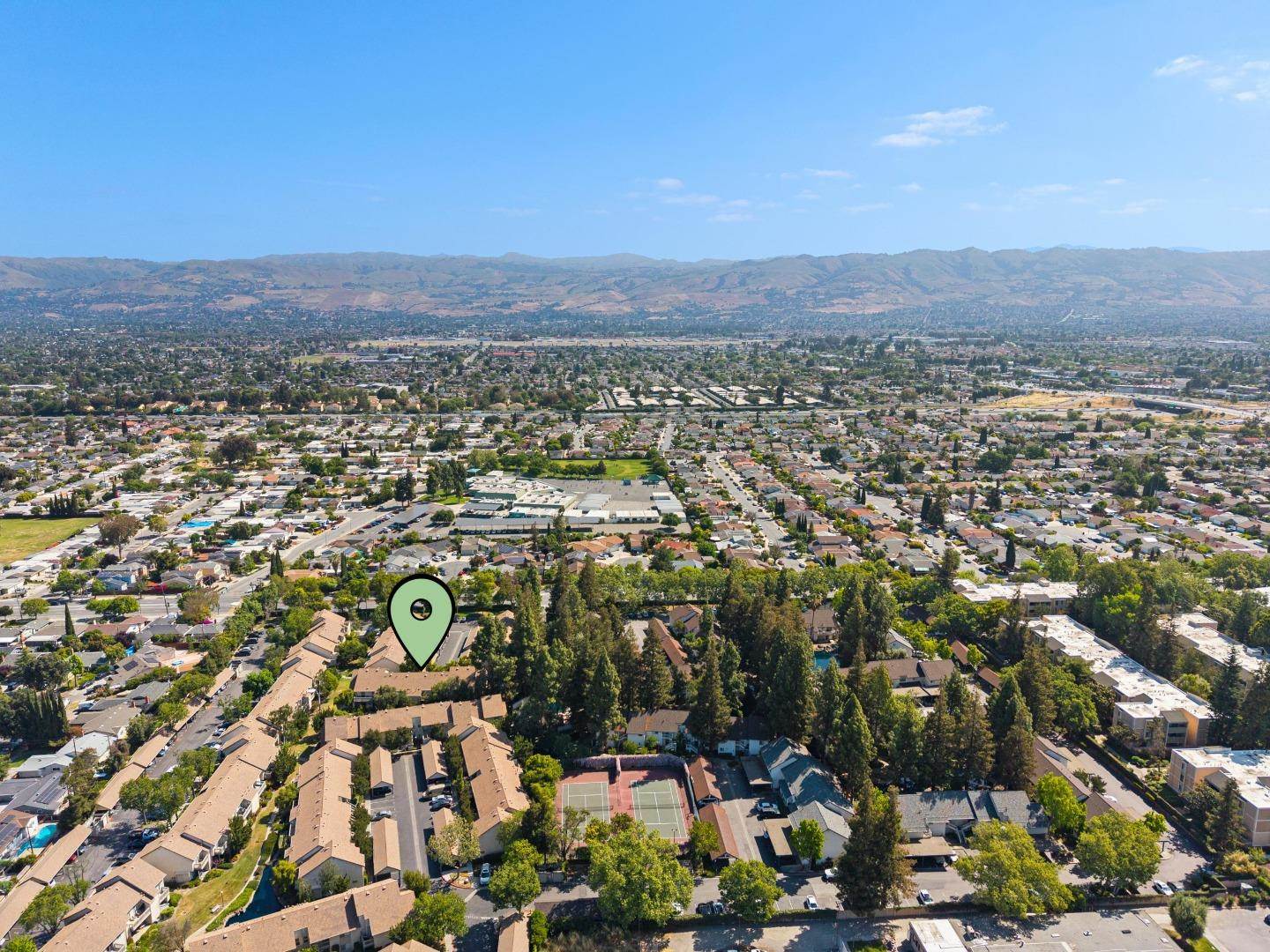 1050 Summermist CT, San Jose, CA 95122