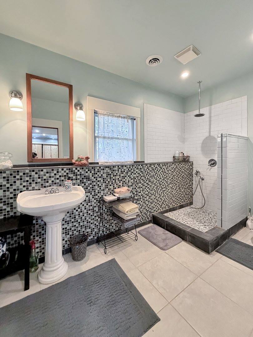 580 Delmar Drive, Freeport, IL 61032