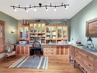 580 Delmar Drive, Freeport, IL 61032