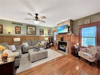 580 Delmar Drive, Freeport, IL 61032