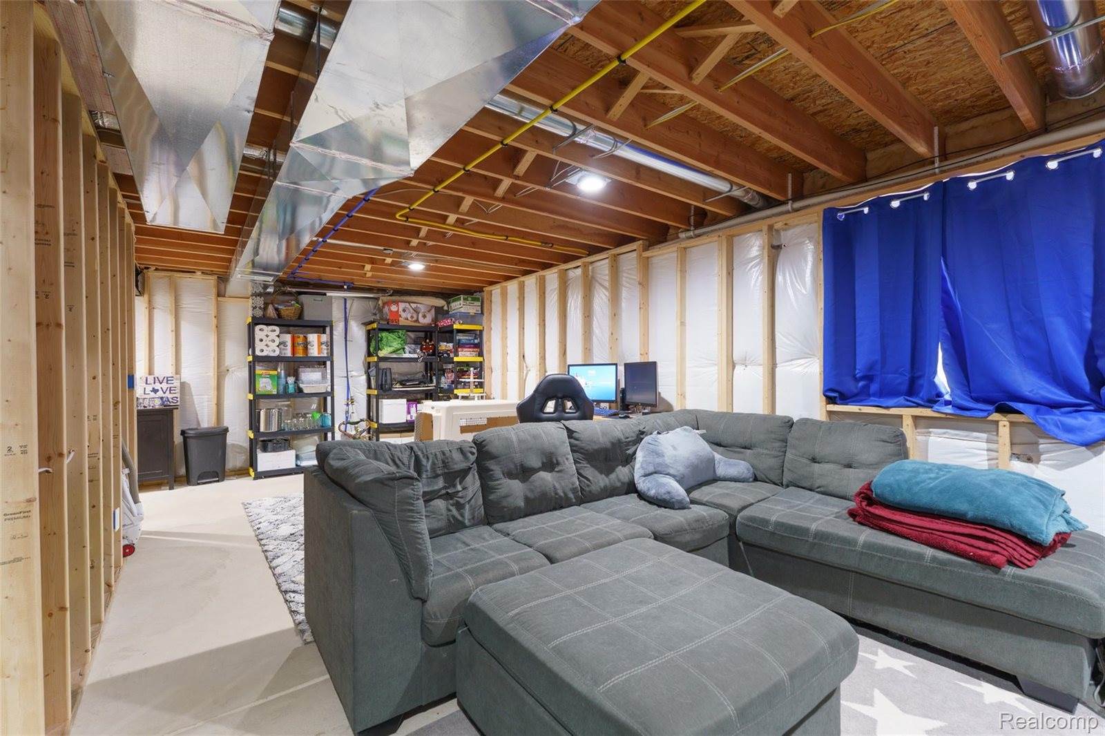 132 Crystal Wood Circle, MarionTownship_Livingston, MI 48843