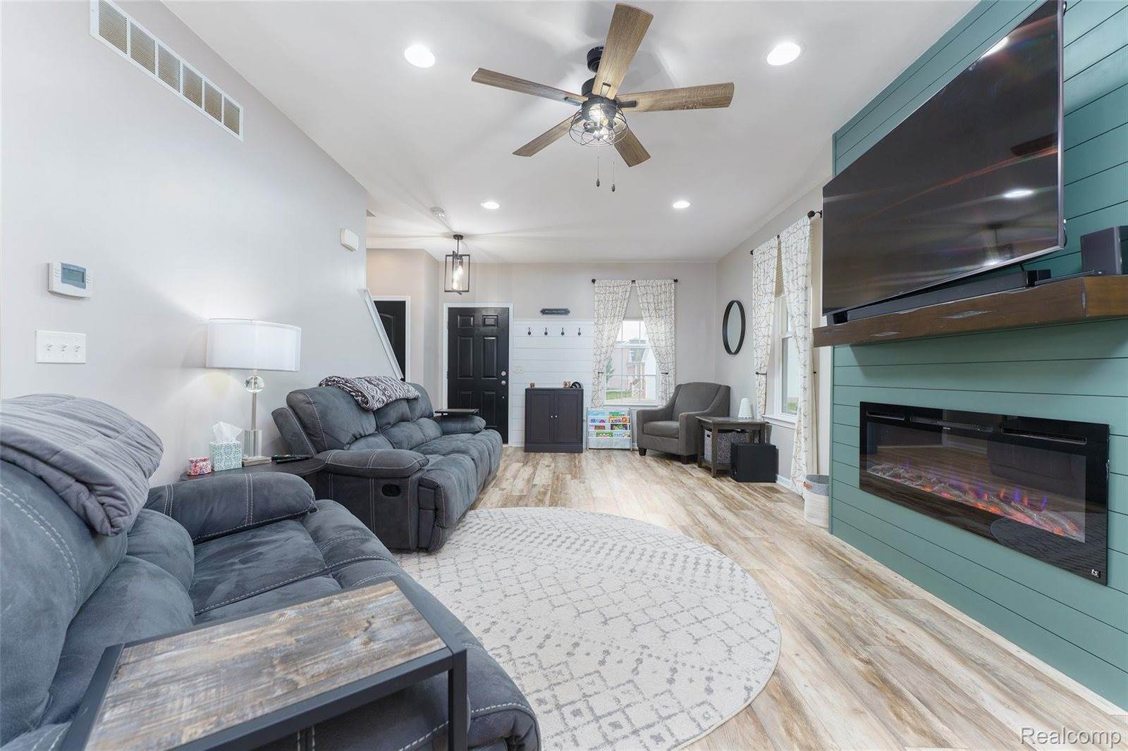 132 Crystal Wood Circle, MarionTownship_Livingston, MI 48843