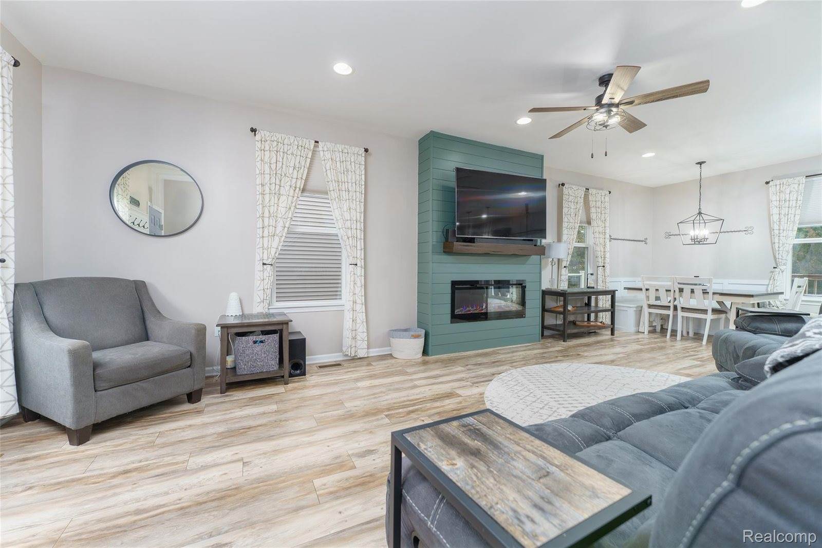 132 Crystal Wood Circle, MarionTownship_Livingston, MI 48843